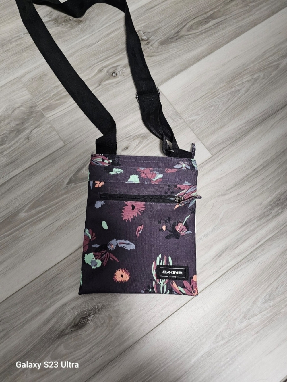 Womens Dakine Crossbody Bag